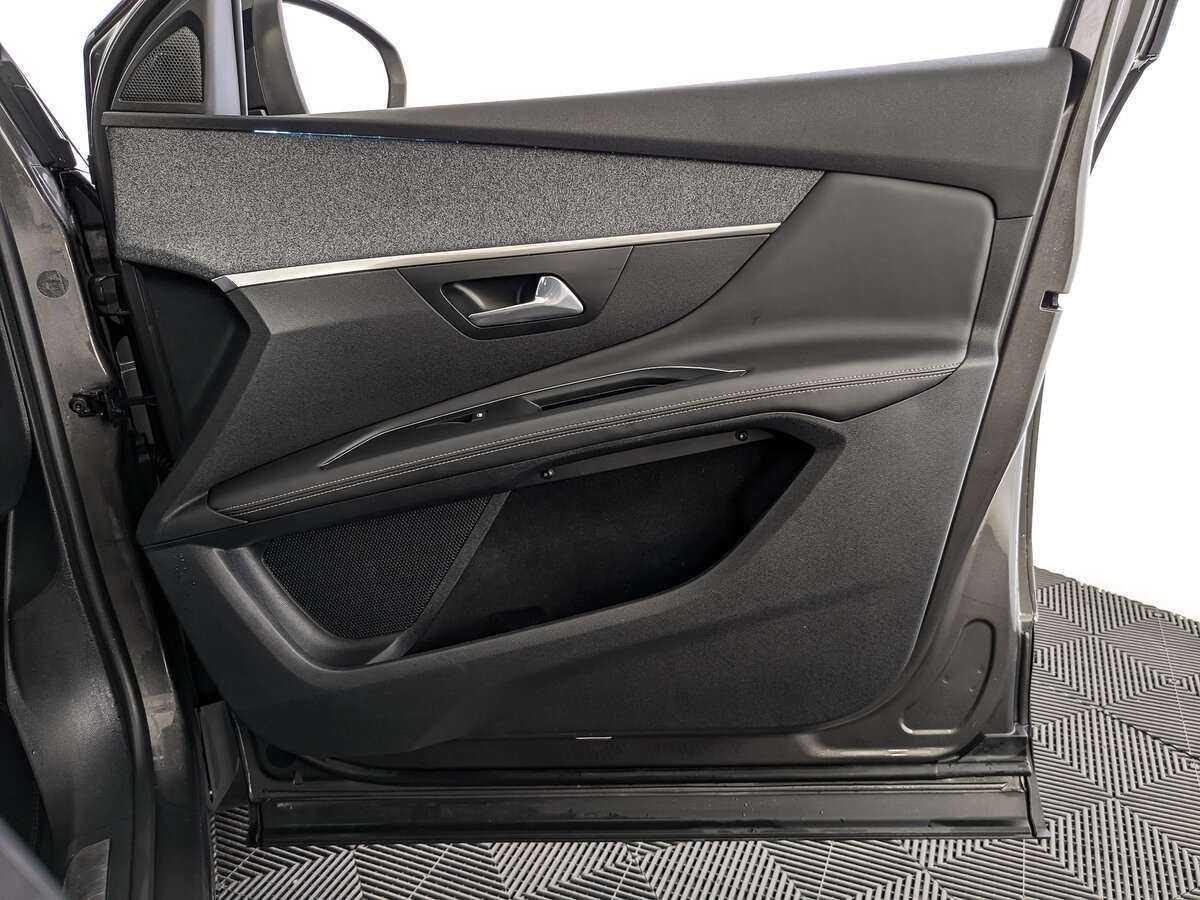 Peugeot 3008 б/у, 2018, Автоматическая. Фото: #18