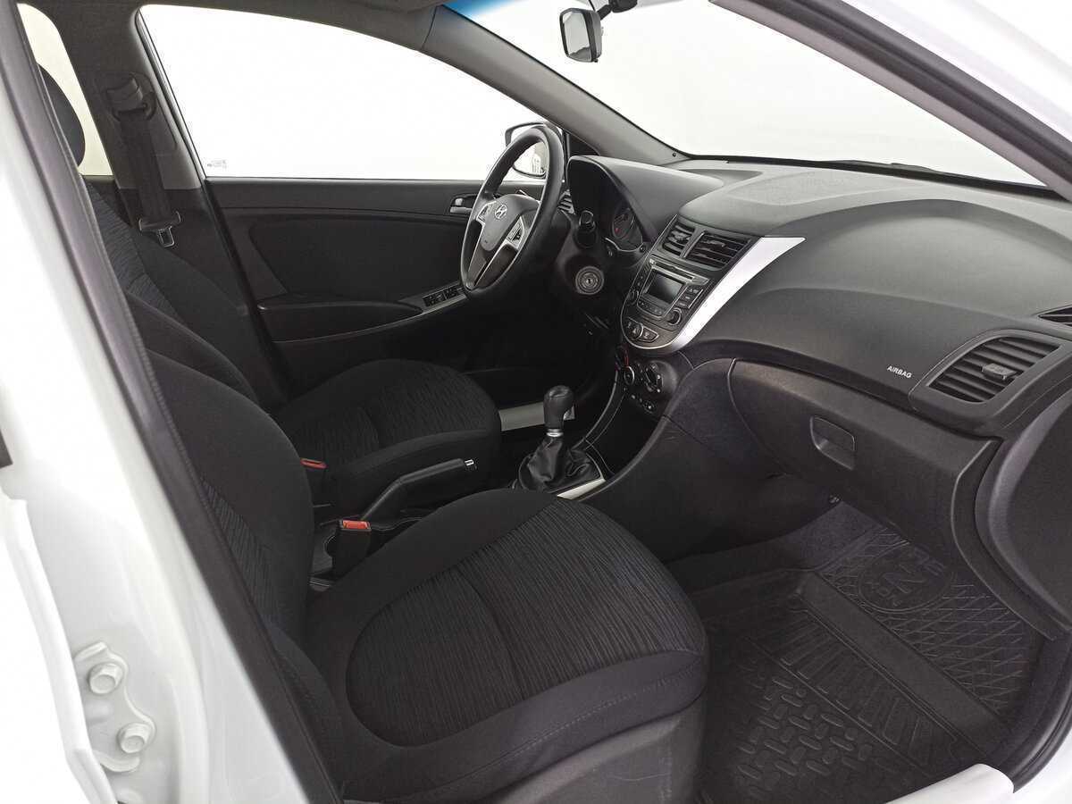 Hyundai Solaris б/у, 2015, Механическая. Фото: #10