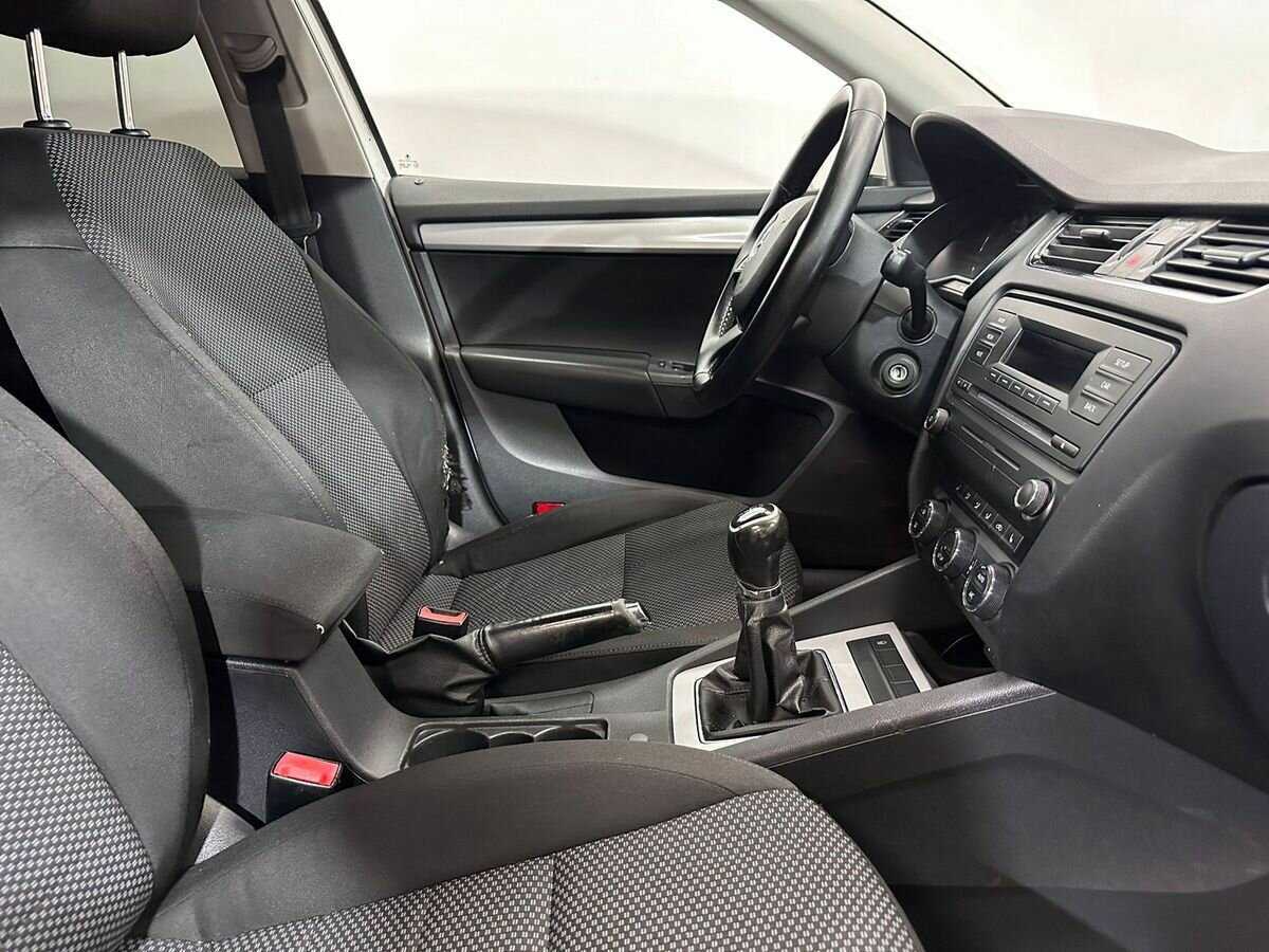 Skoda Octavia б/у, 2013, Механическая. Фото: #8
