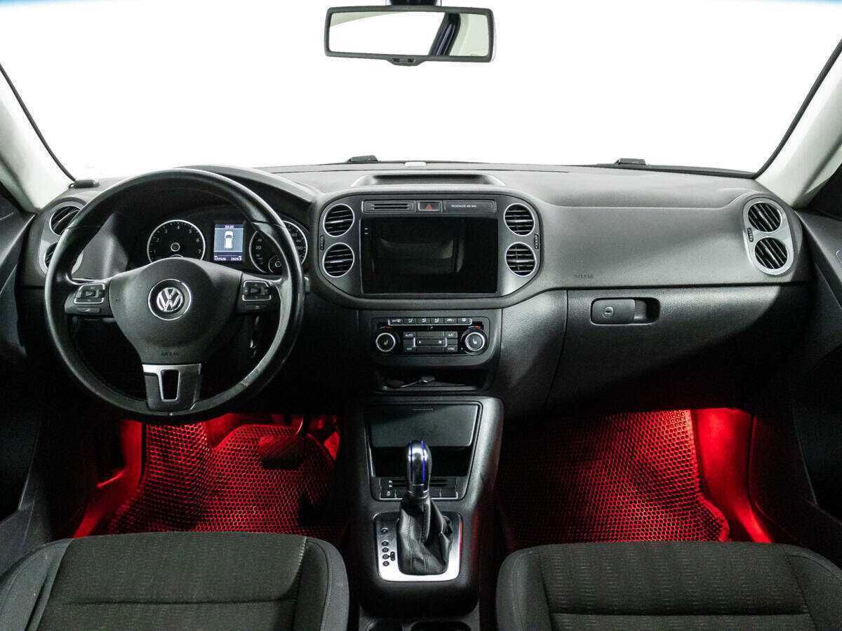 Volkswagen Tiguan б/у, 2012, Автоматическая. Фото: #12