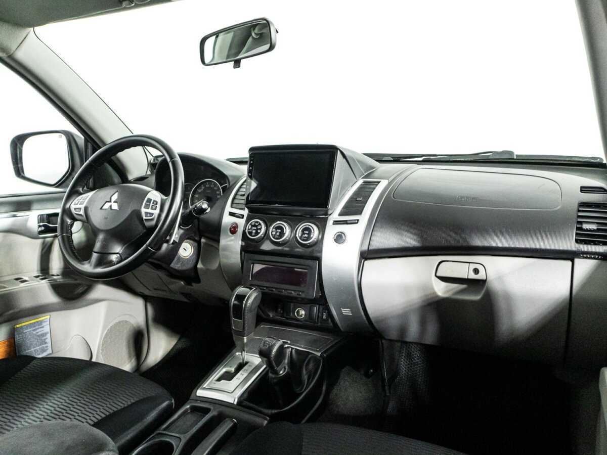 Mitsubishi Pajero Sport б/у, 2013, Автоматическая. Фото: #8