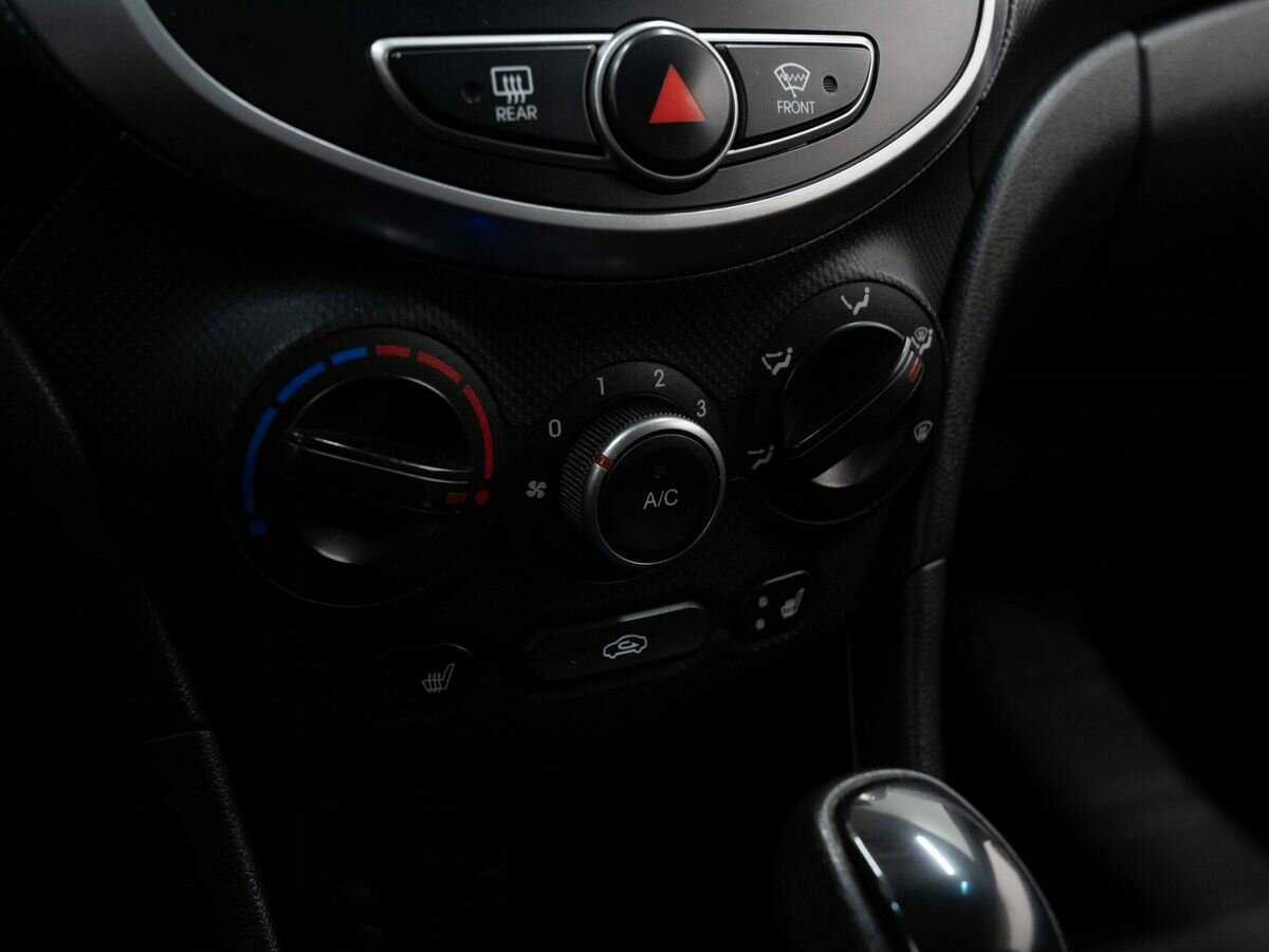 Hyundai Solaris б/у, 2015, Автоматическая. Фото: #17