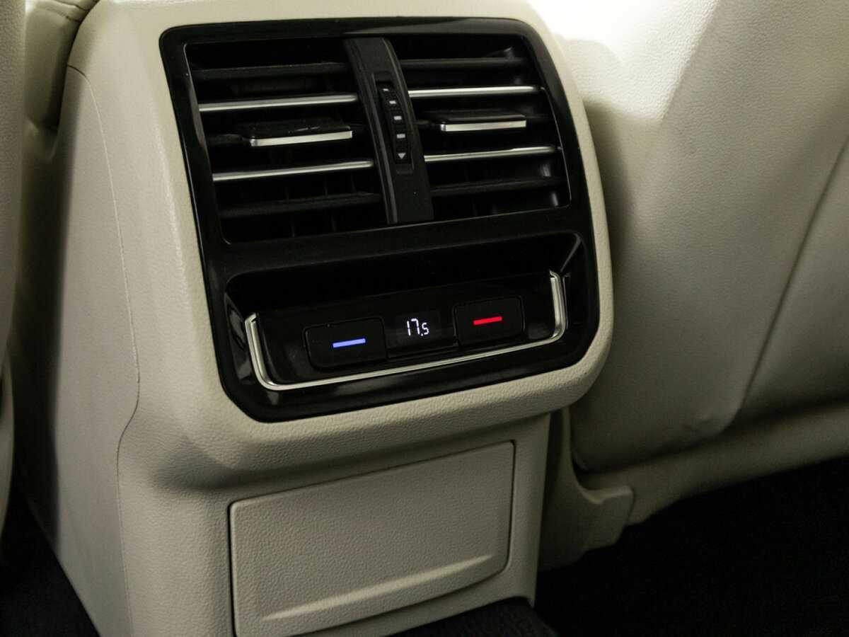 Volkswagen Passat б/у, 2018, Роботизированная. Фото: #16