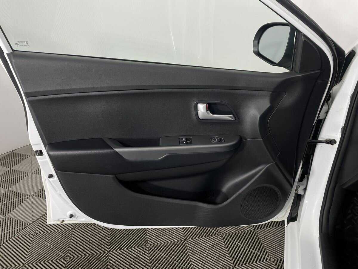 Kia Rio б/у, 2017, Автоматическая. Фото: #7