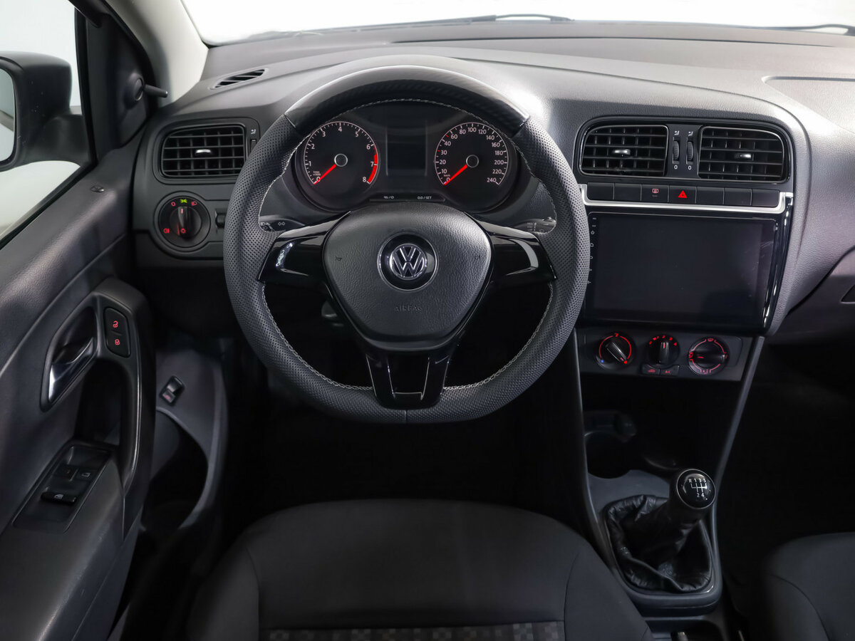Volkswagen Polo б/у, 2018, Механическая. Фото: #8