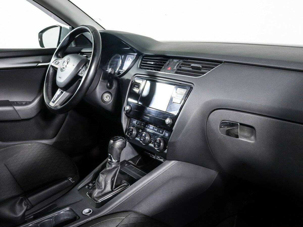 Skoda Octavia б/у, 2017, Роботизированная. Фото: #5