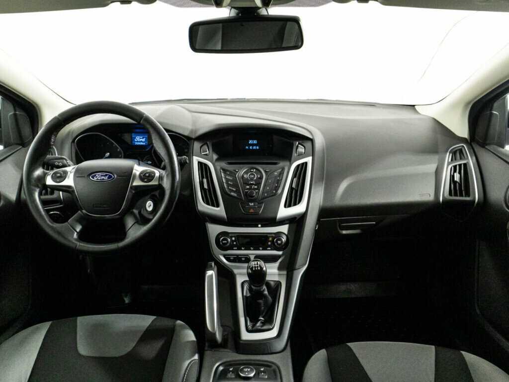 Ford Focus б/у, 2013, Механическая. Фото: #12