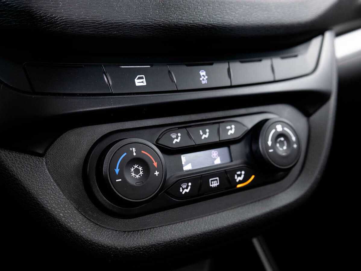 Lada (ВАЗ) Vesta б/у, 2022, Механическая. Фото: #12