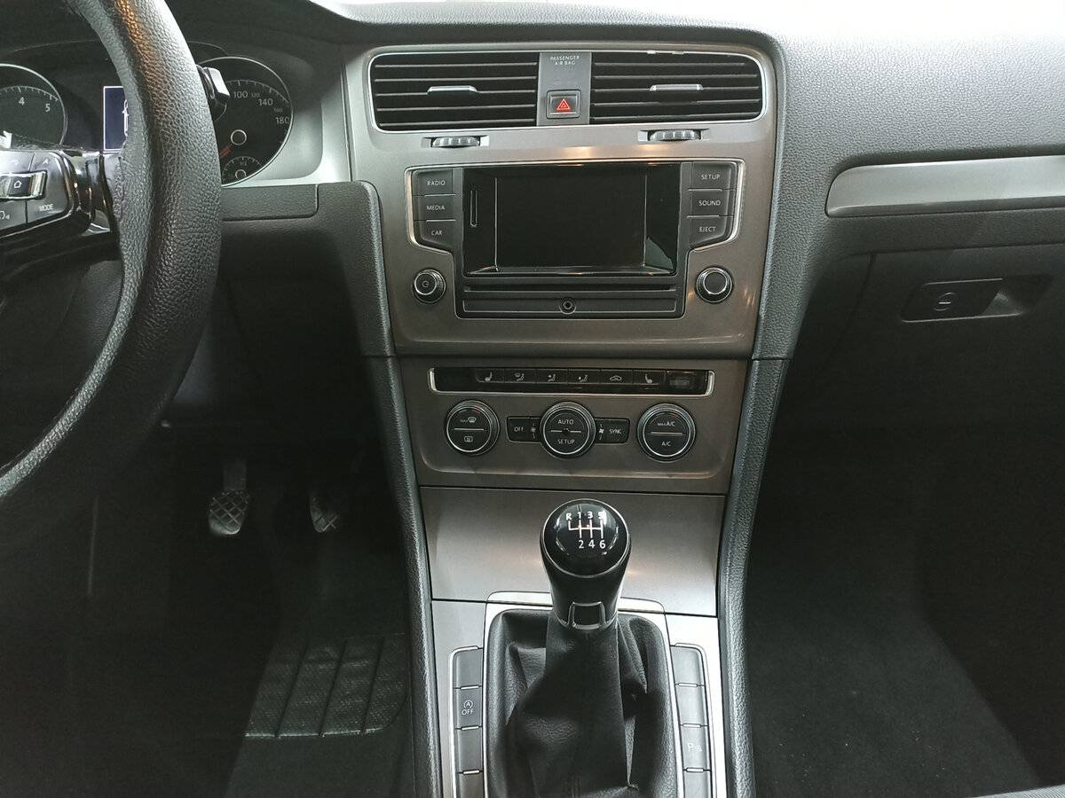 Volkswagen Golf б/у, 2013, Механическая. Фото: #14