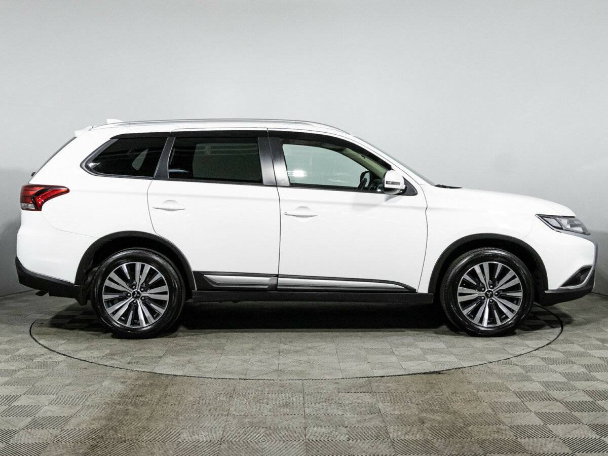 Mitsubishi Outlander б/у, 2021, Вариатор. Фото: #3