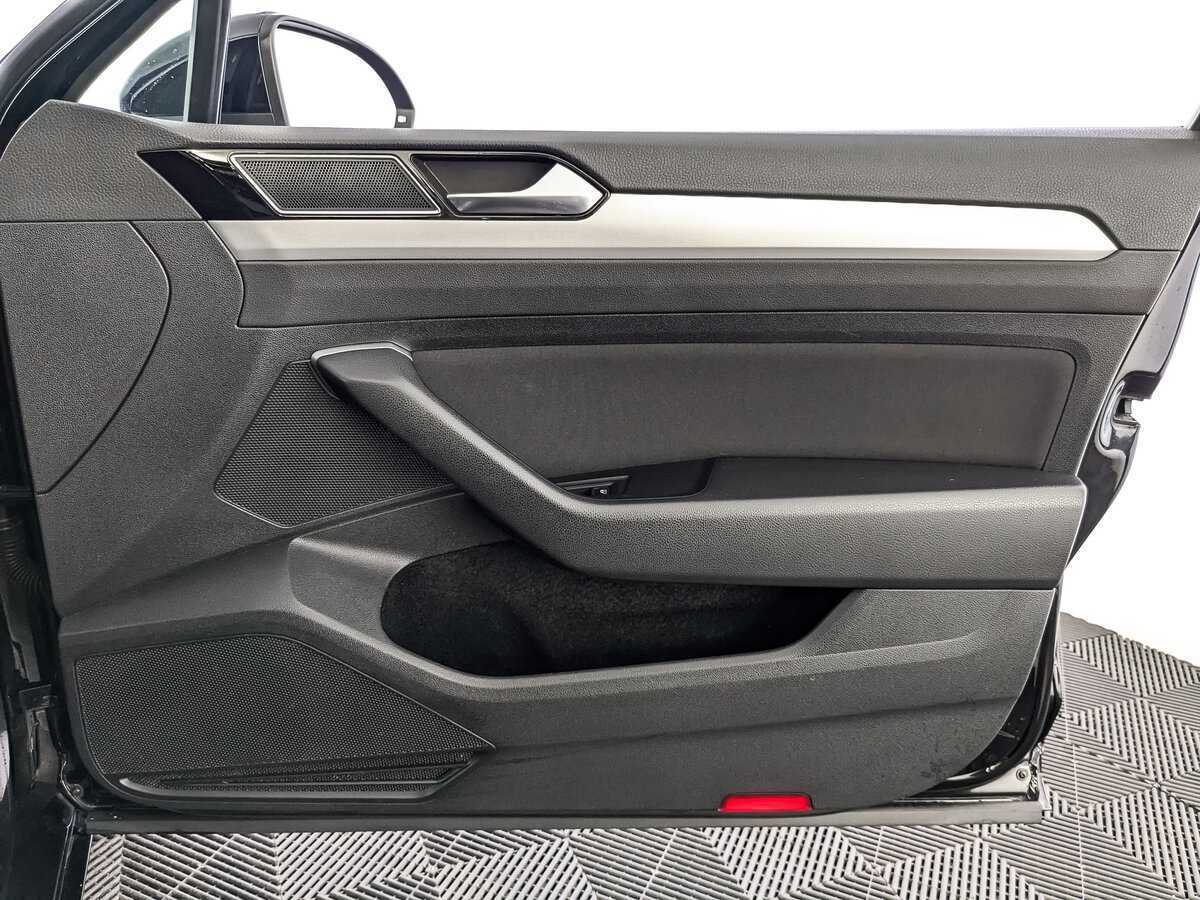 Volkswagen Passat б/у, 2018, Роботизированная. Фото: #19