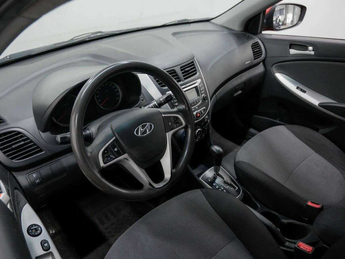 Hyundai Solaris б/у, 2012, Автоматическая. Фото: #11