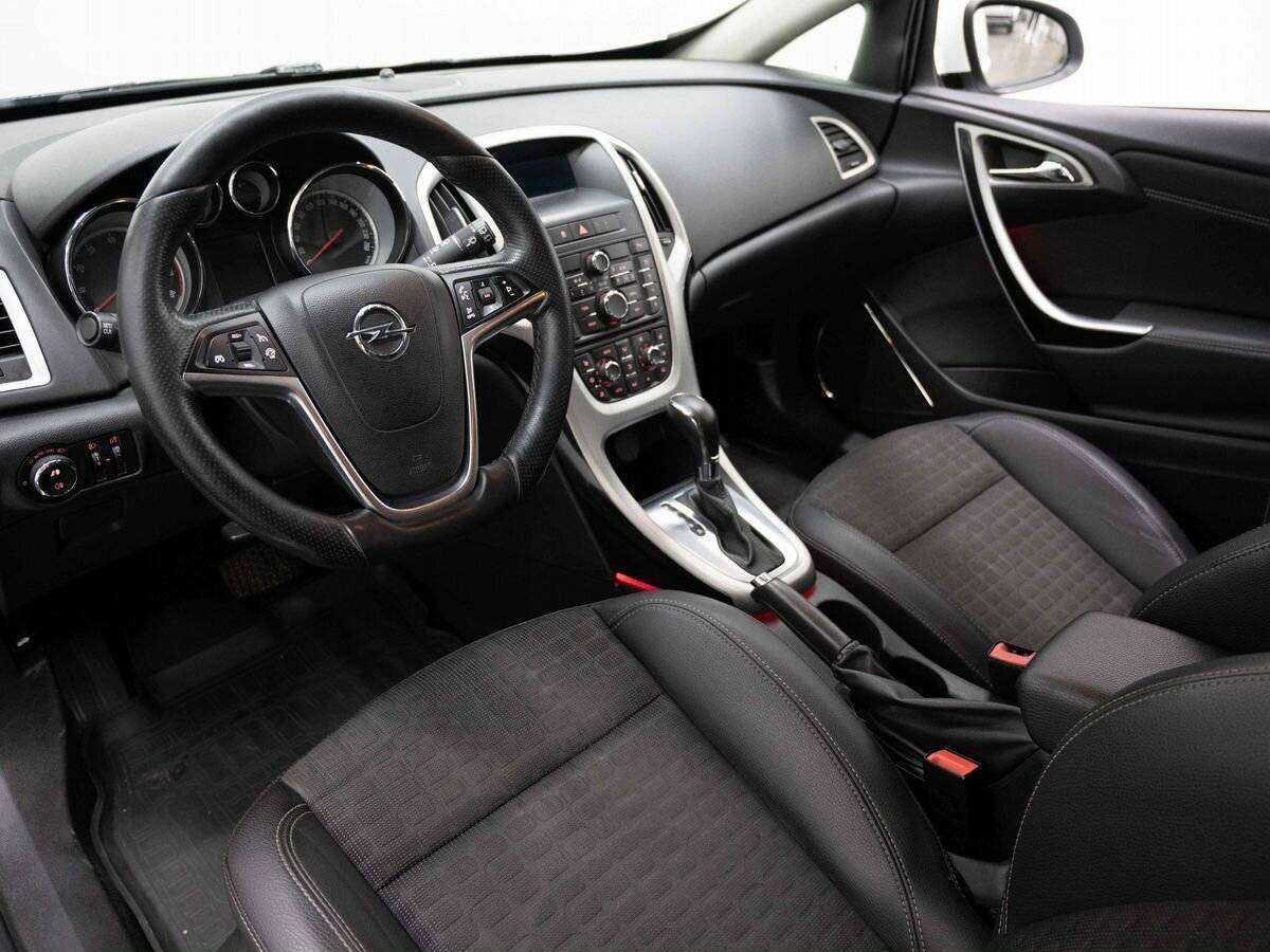 Opel Astra б/у, 2012, Автоматическая. Фото: #6