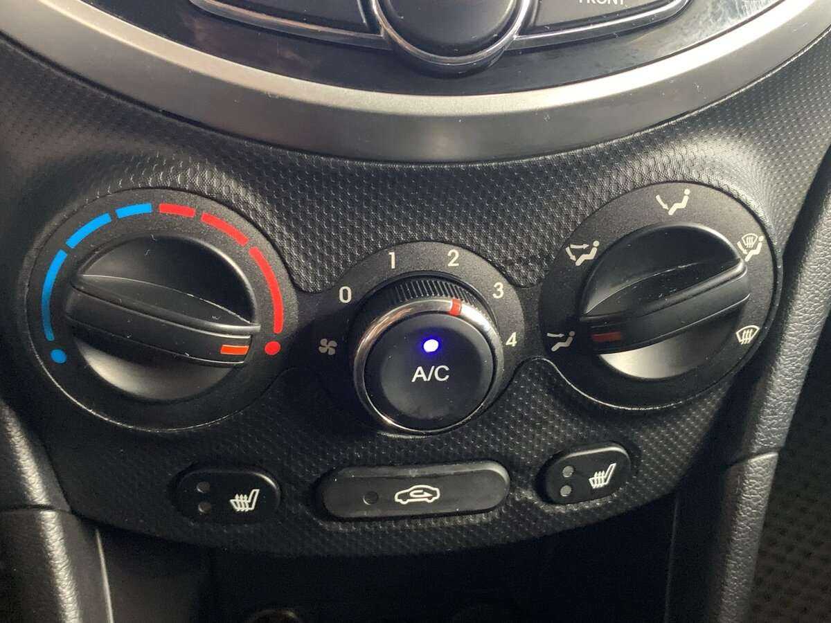 Hyundai Solaris б/у, 2012, Автоматическая. Фото: #14