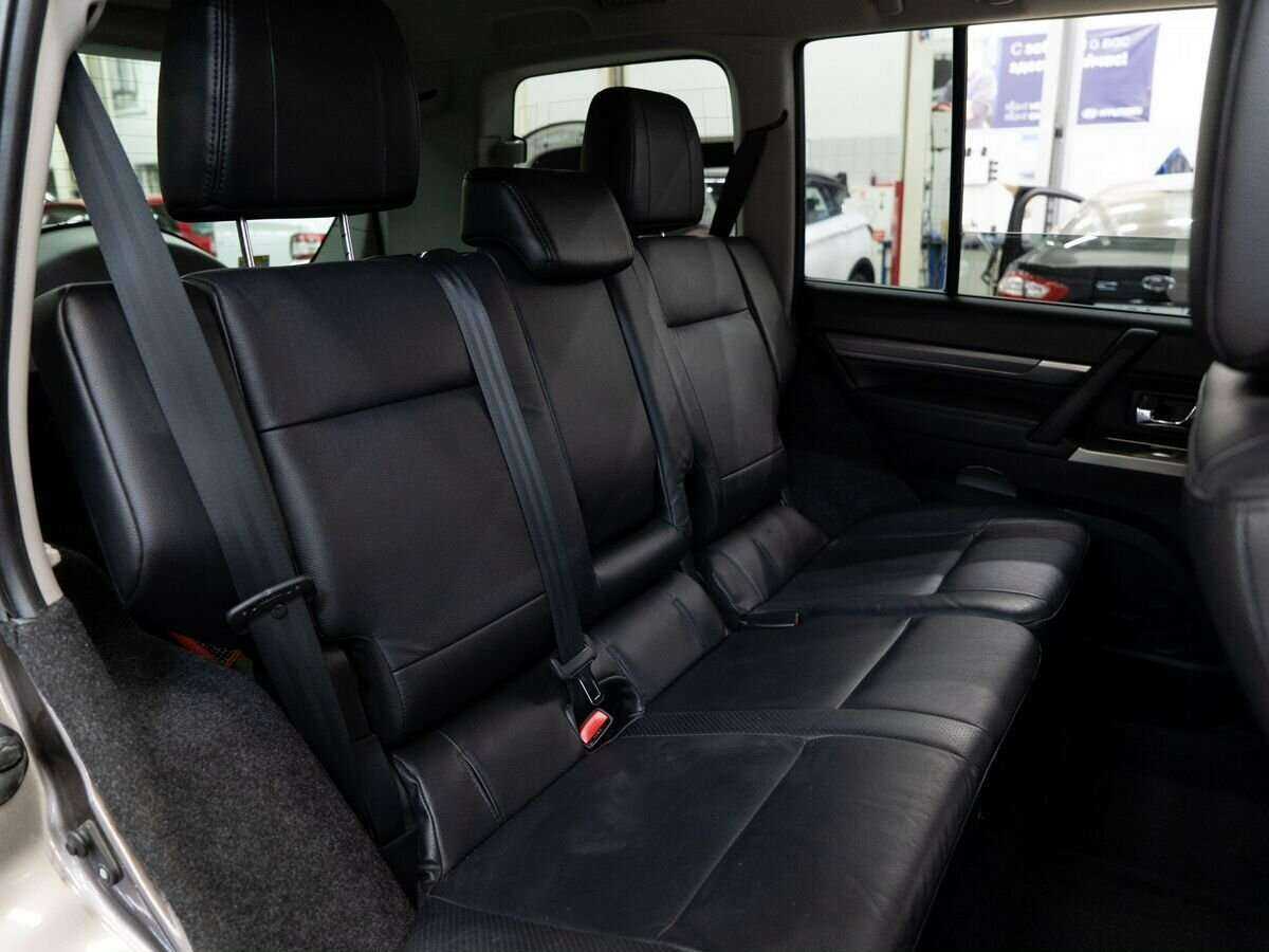 Mitsubishi Pajero б/у, 2012, Автоматическая. Фото: #8