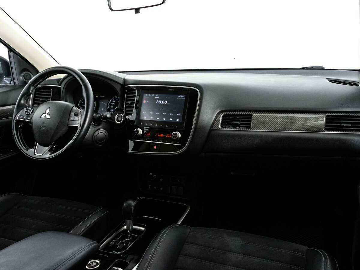 Mitsubishi Outlander б/у, 2021, Вариатор. Фото: #8