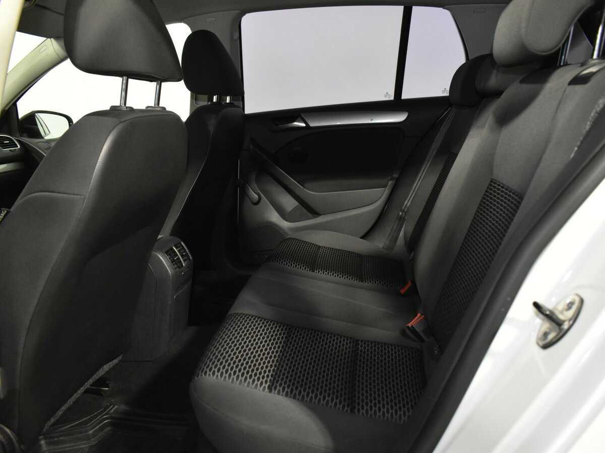 Volkswagen Golf б/у, 2012, Механическая. Фото: #18