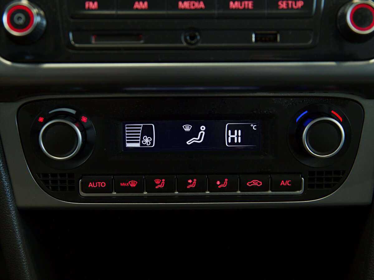 Volkswagen Polo б/у, 2016, Механическая. Фото: #6