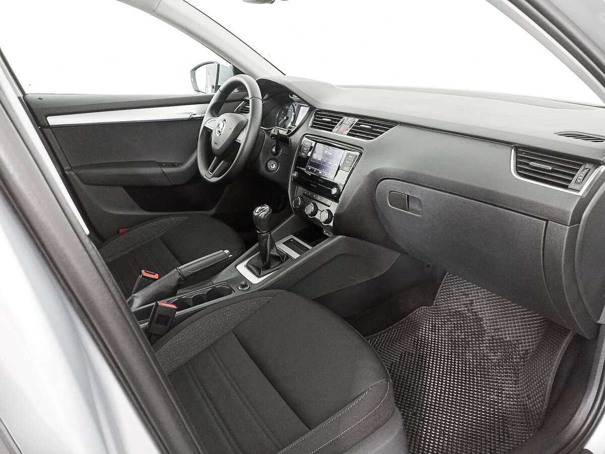 Skoda Octavia б/у, 2017, Механическая. Фото: #6