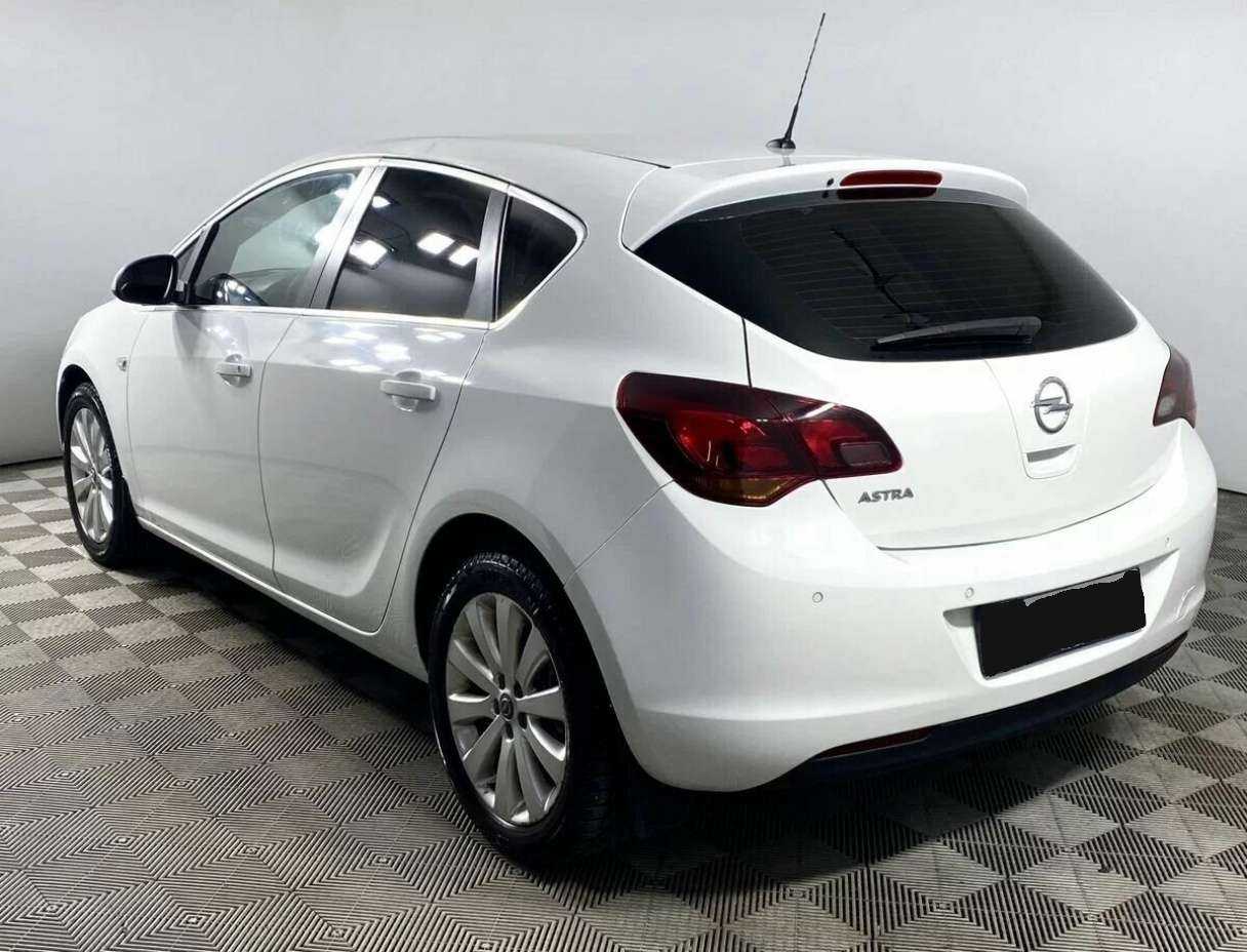 Opel Astra б/у, 2012, Механическая. Фото: #5