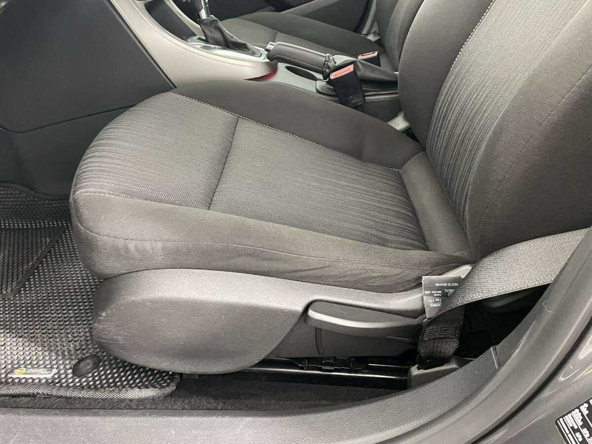 Opel Astra б/у, 2012, Автоматическая. Фото: #9