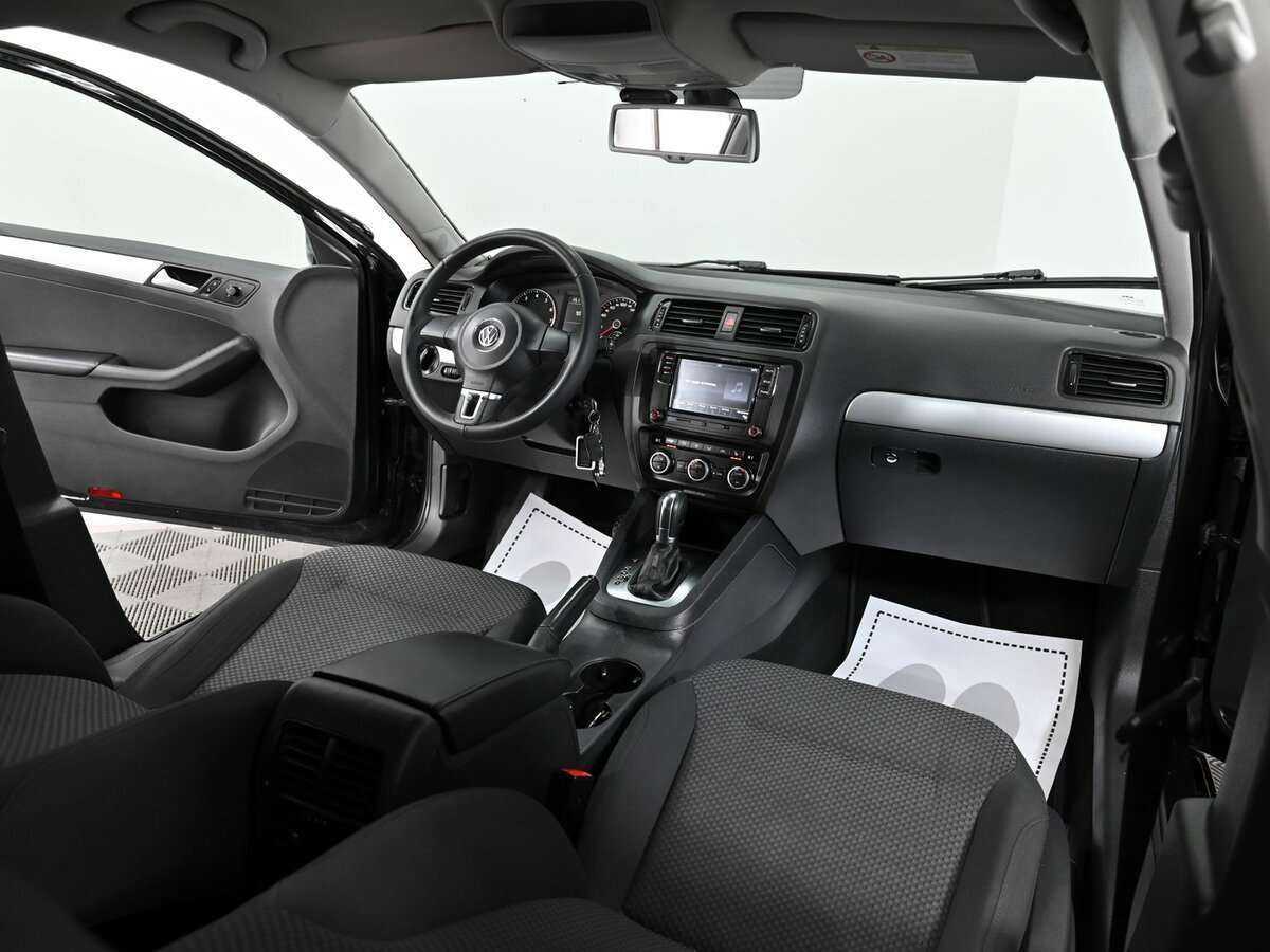 Volkswagen Jetta б/у, 2012, Роботизированная. Фото: #4