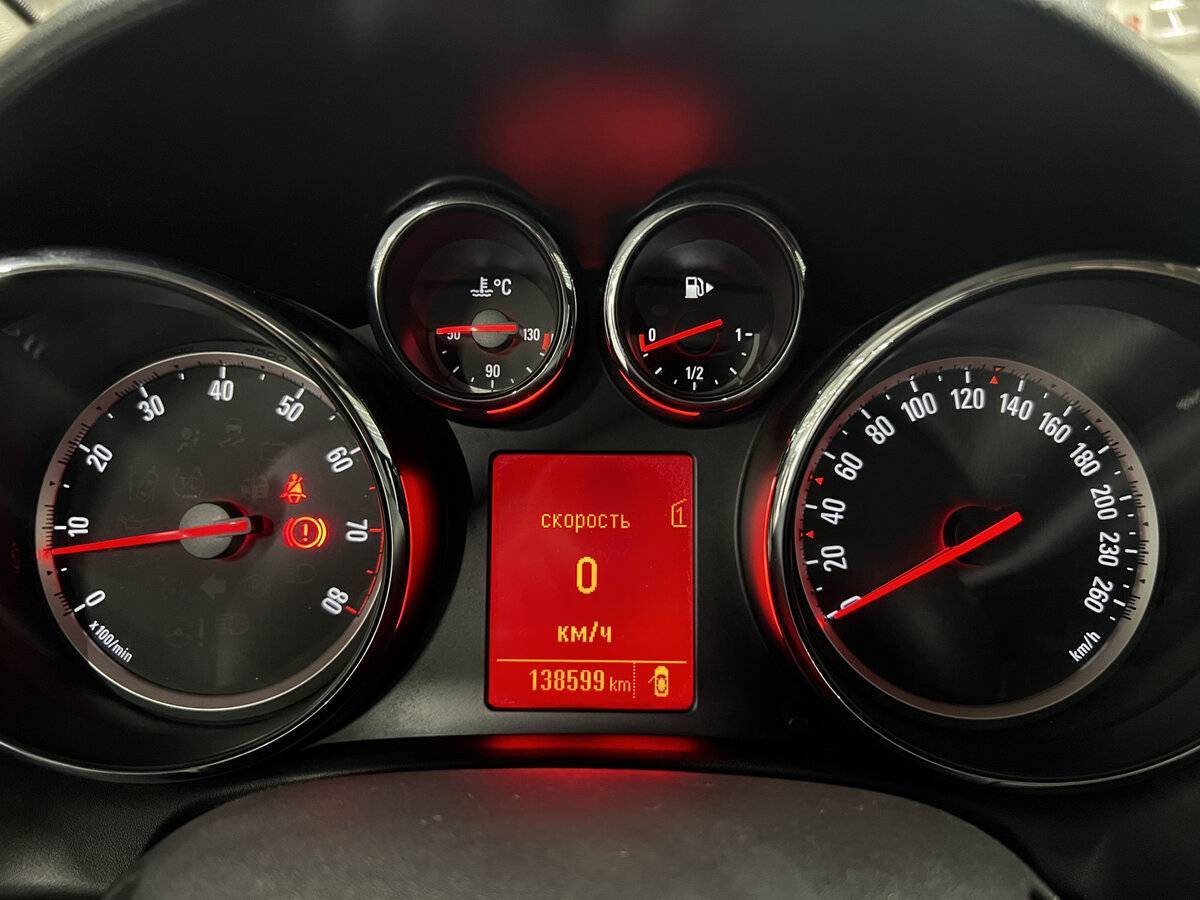 Opel Astra б/у, 2013, Механическая. Фото: #12