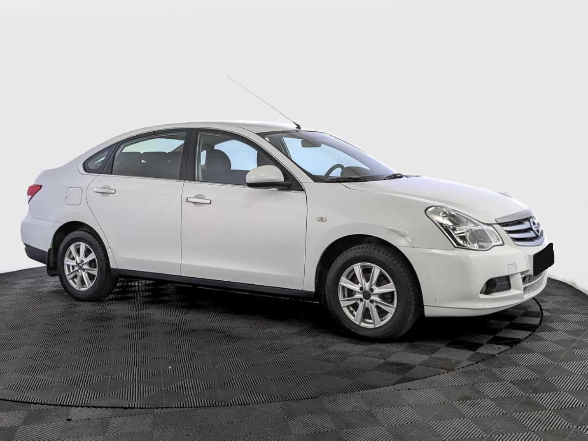 Nissan Almera б/у, 2015, Механическая. Фото: #2
