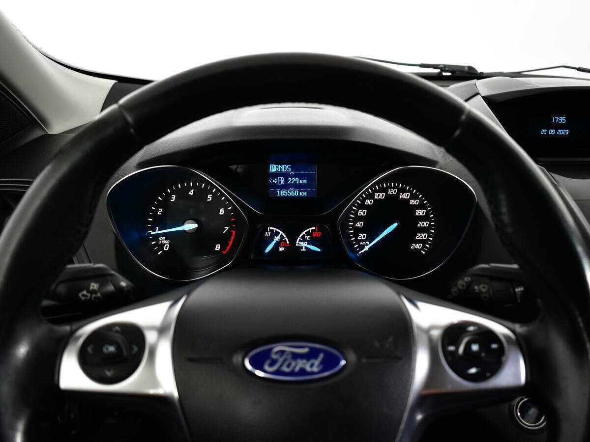 Ford Kuga б/у, 2015, Автоматическая. Фото: #10