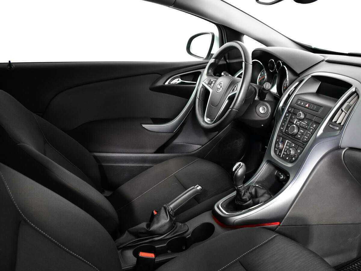 Opel Astra б/у, 2012, Механическая. Фото: #8