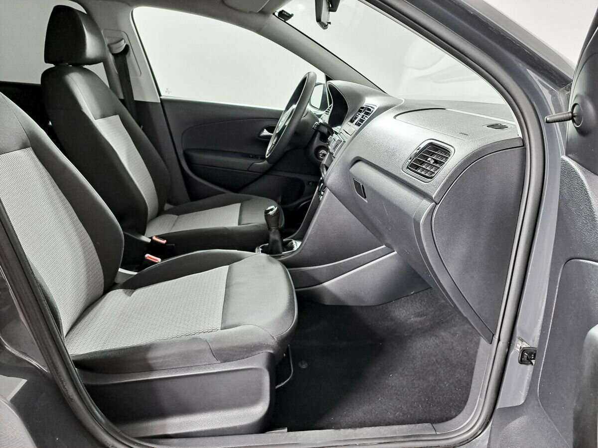Volkswagen Polo б/у, 2014, Механическая. Фото: #7