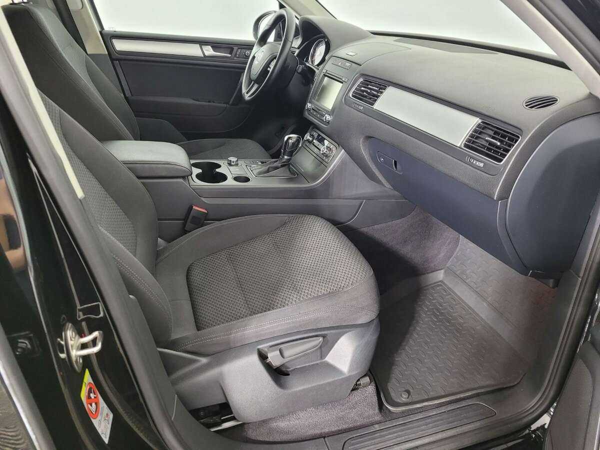 Volkswagen Touareg б/у, 2012, Автоматическая. Фото: #13