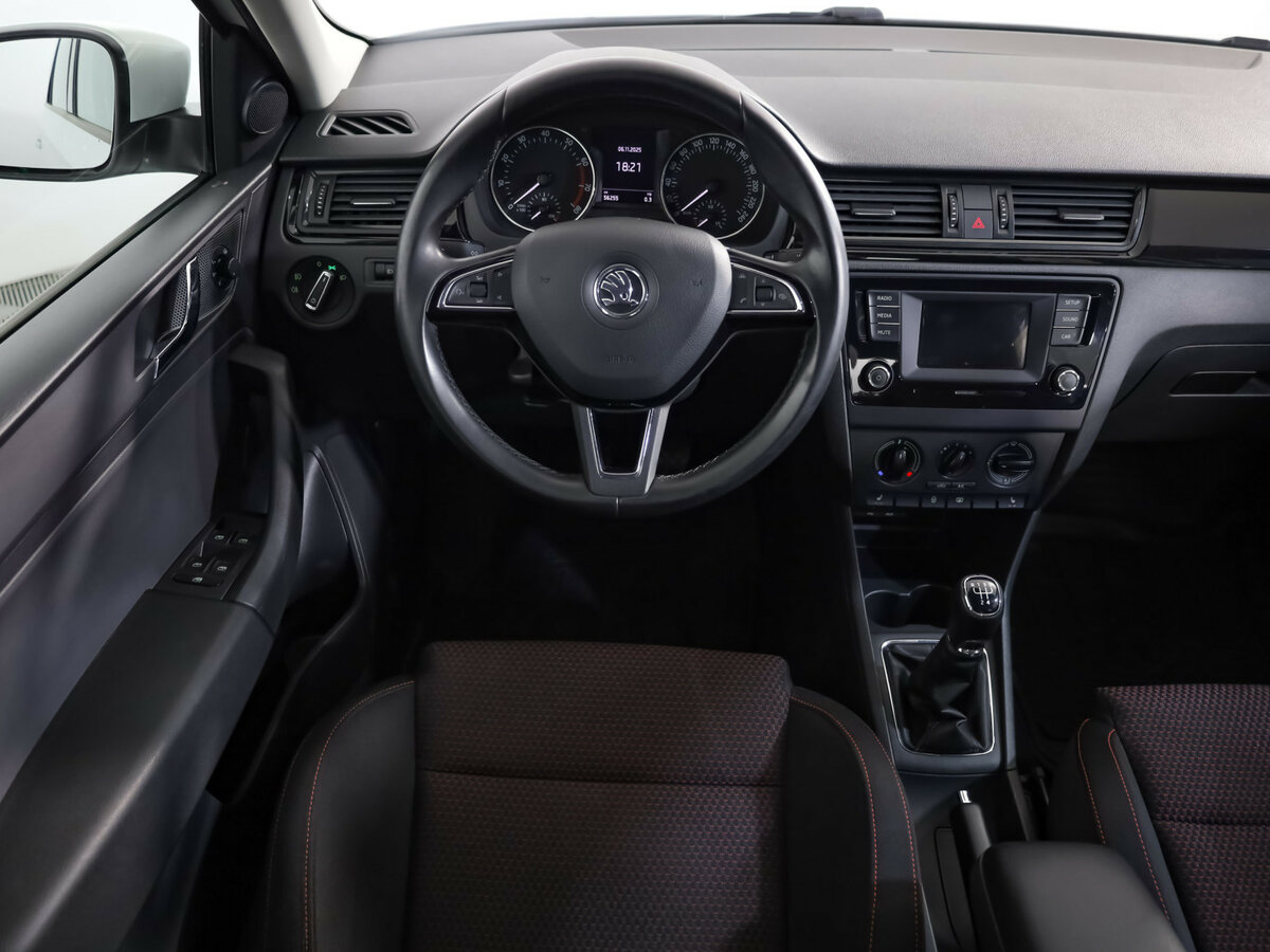 Skoda Rapid б/у, 2015, Механическая. Фото: #8
