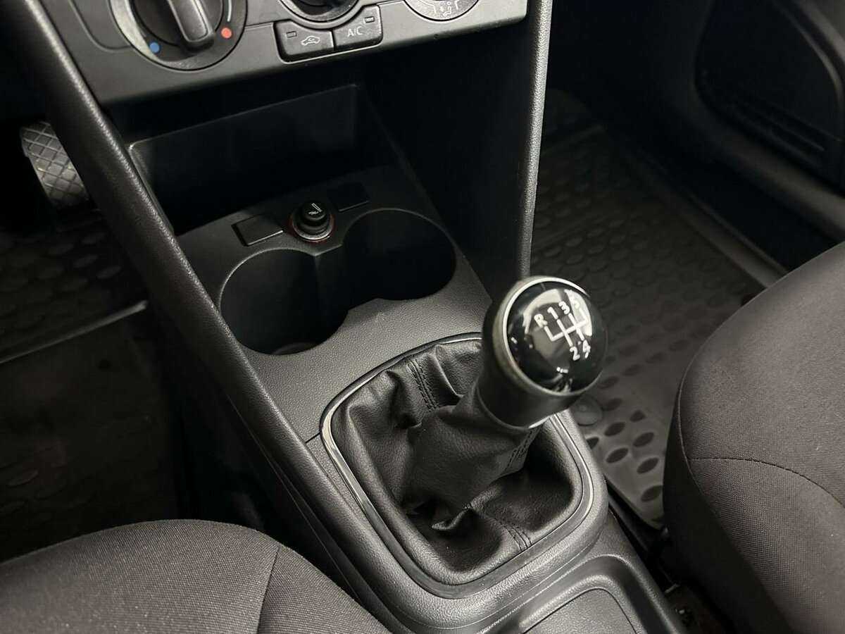 Volkswagen Polo б/у, 2016, Механическая. Фото: #12