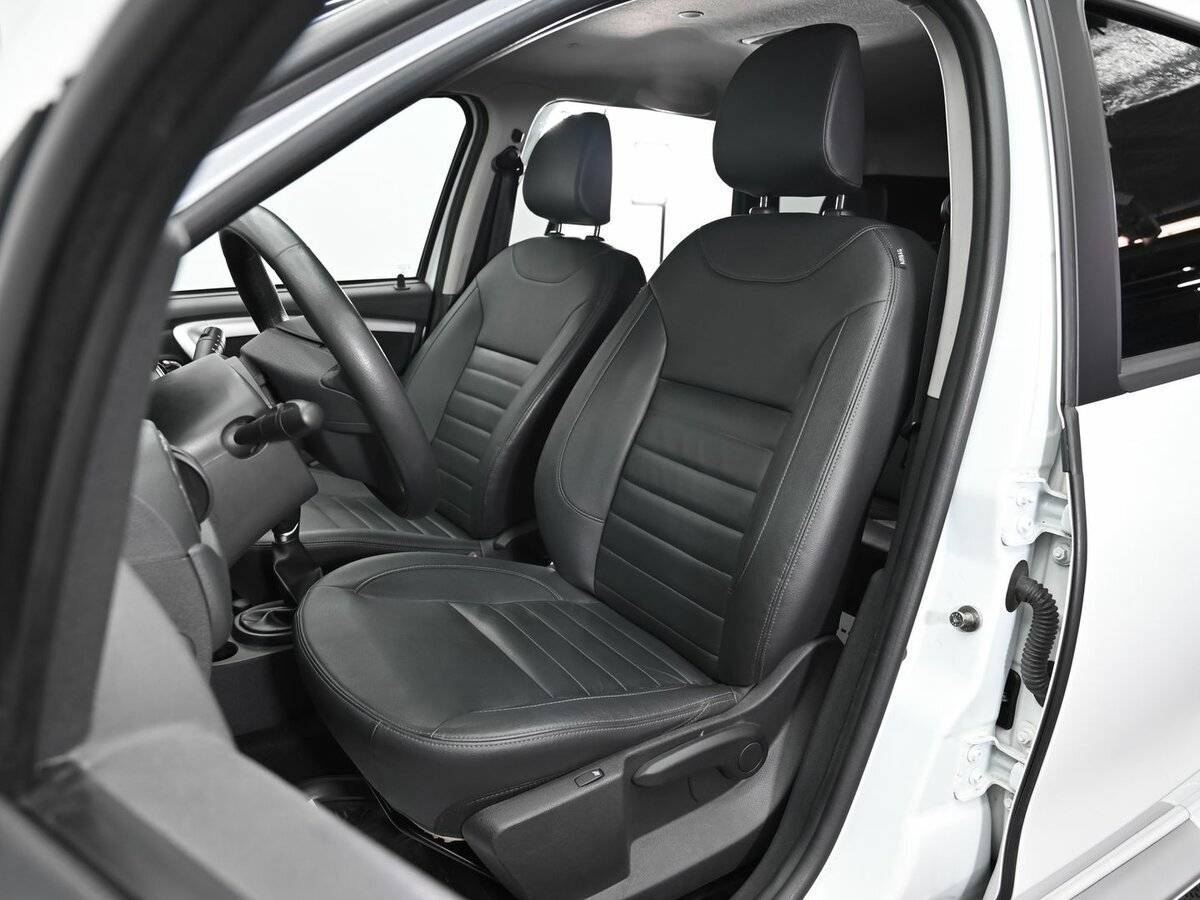 Nissan Terrano б/у, 2017, Автоматическая. Фото: #5