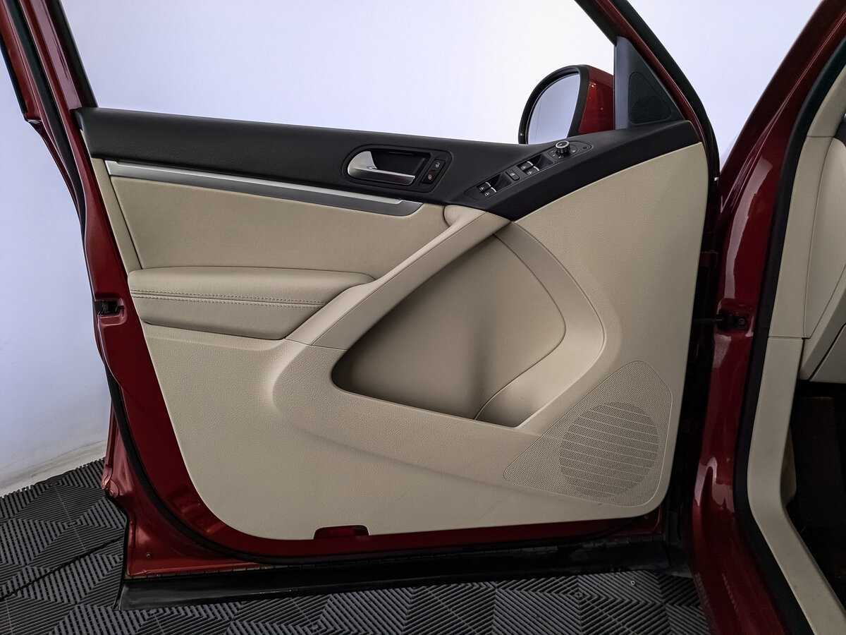 Volkswagen Tiguan б/у, 2014, Автоматическая. Фото: #14