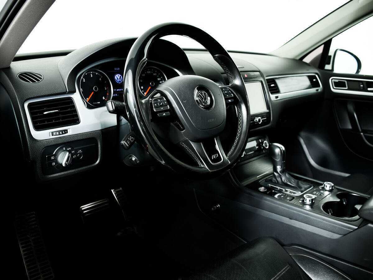 Volkswagen Touareg б/у, 2012, Автоматическая. Фото: #12