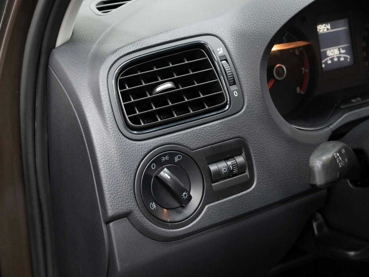 Volkswagen Polo б/у, 2016, Автоматическая. Фото: #17