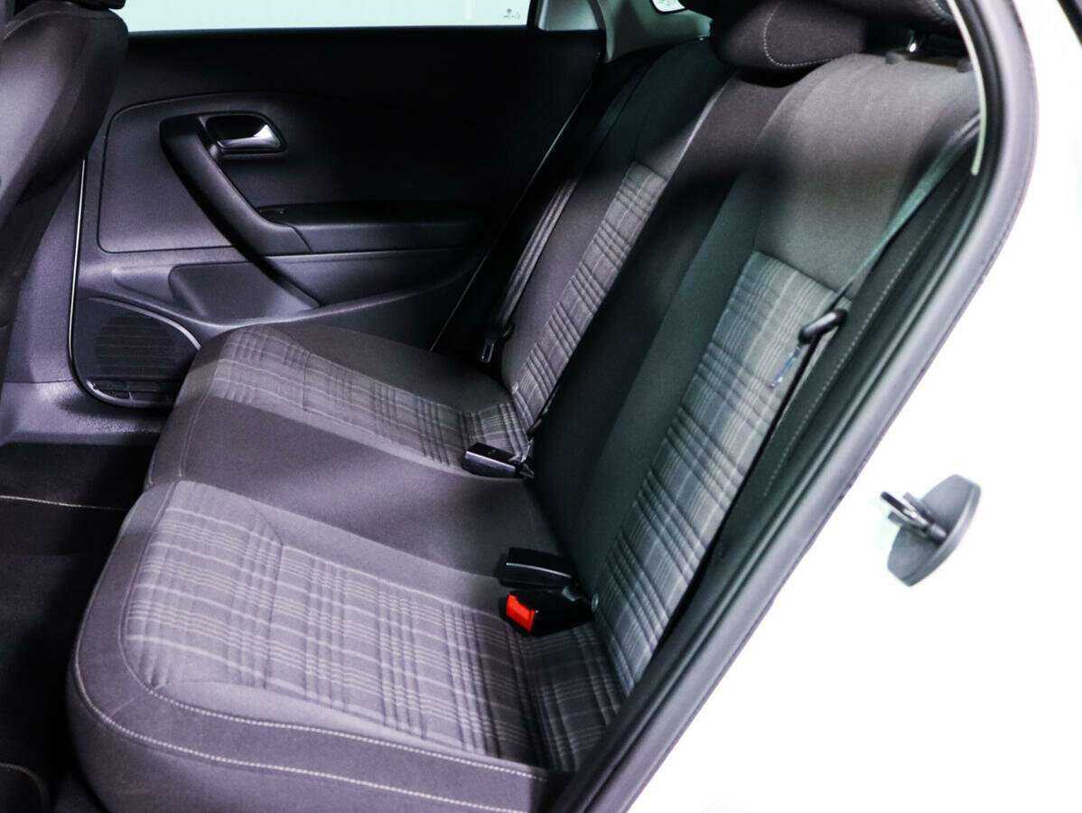 Volkswagen Polo б/у, 2017, Роботизированная. Фото: #9