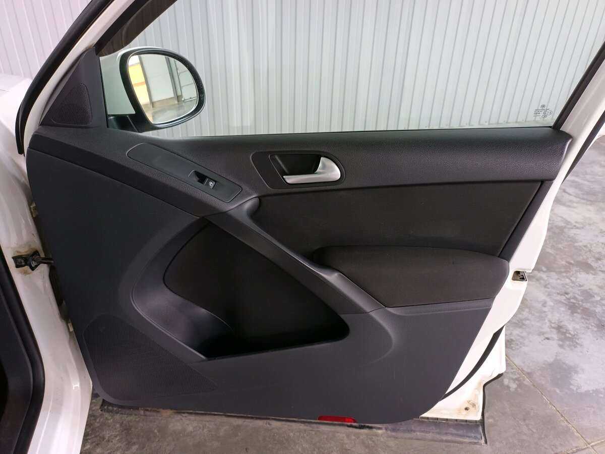 Volkswagen Tiguan б/у, 2013, Автоматическая. Фото: #18