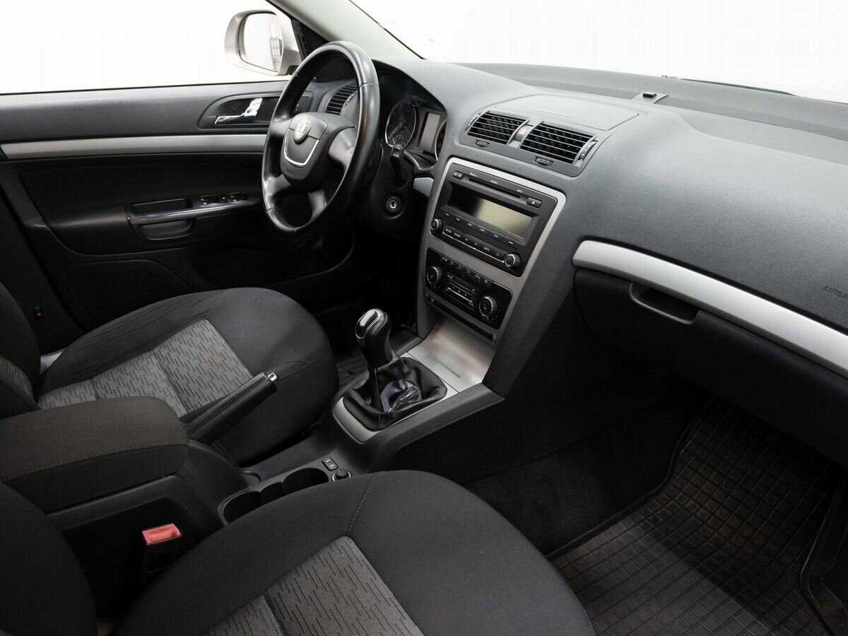 Skoda Octavia б/у, 2012, Механическая. Фото: #11