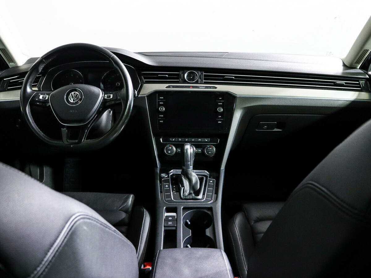 Volkswagen Passat б/у, 2017, Роботизированная. Фото: #9