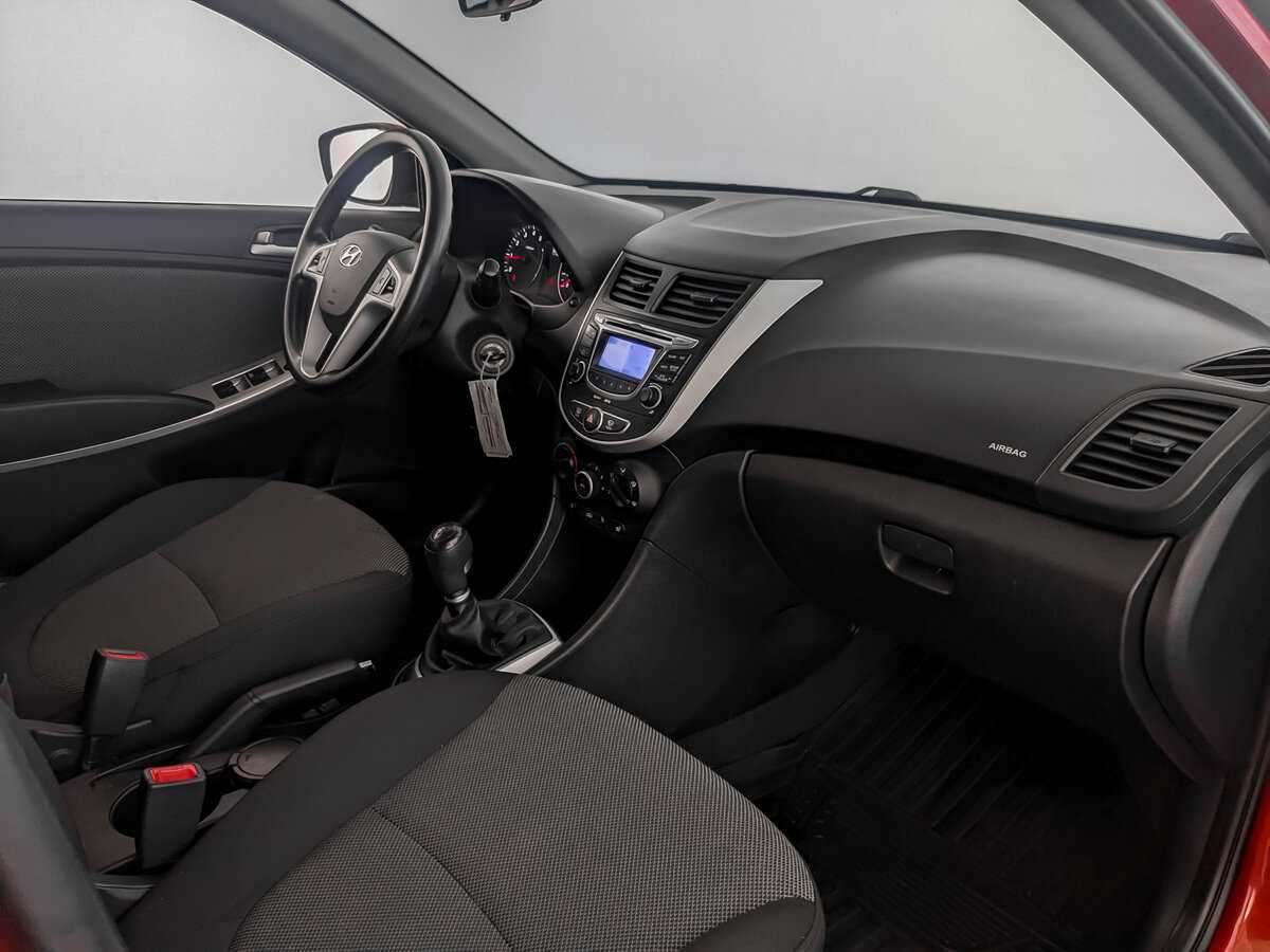 Hyundai Solaris б/у, 2012, Механическая. Фото: #8