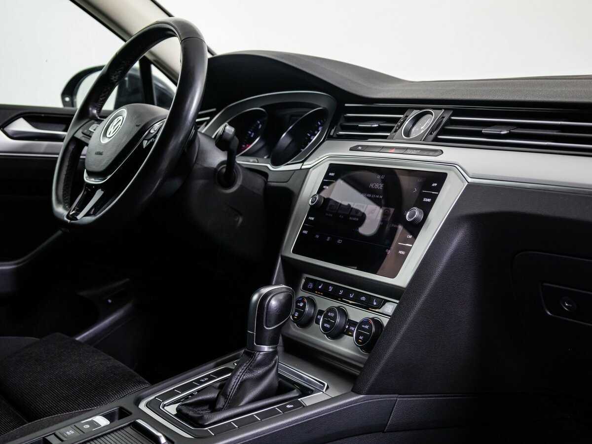 Volkswagen Passat б/у, 2018, Роботизированная. Фото: #21