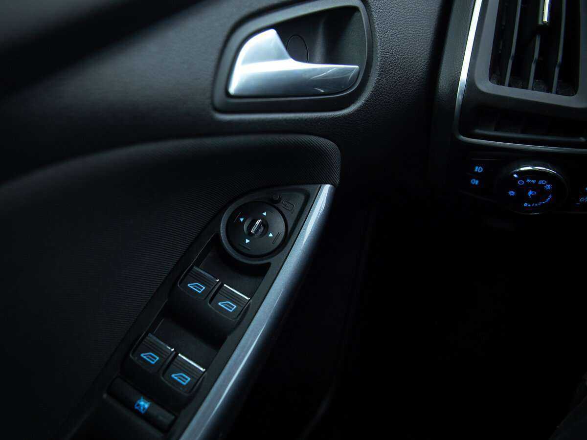 Ford Focus б/у, 2012, Механическая. Фото: #13