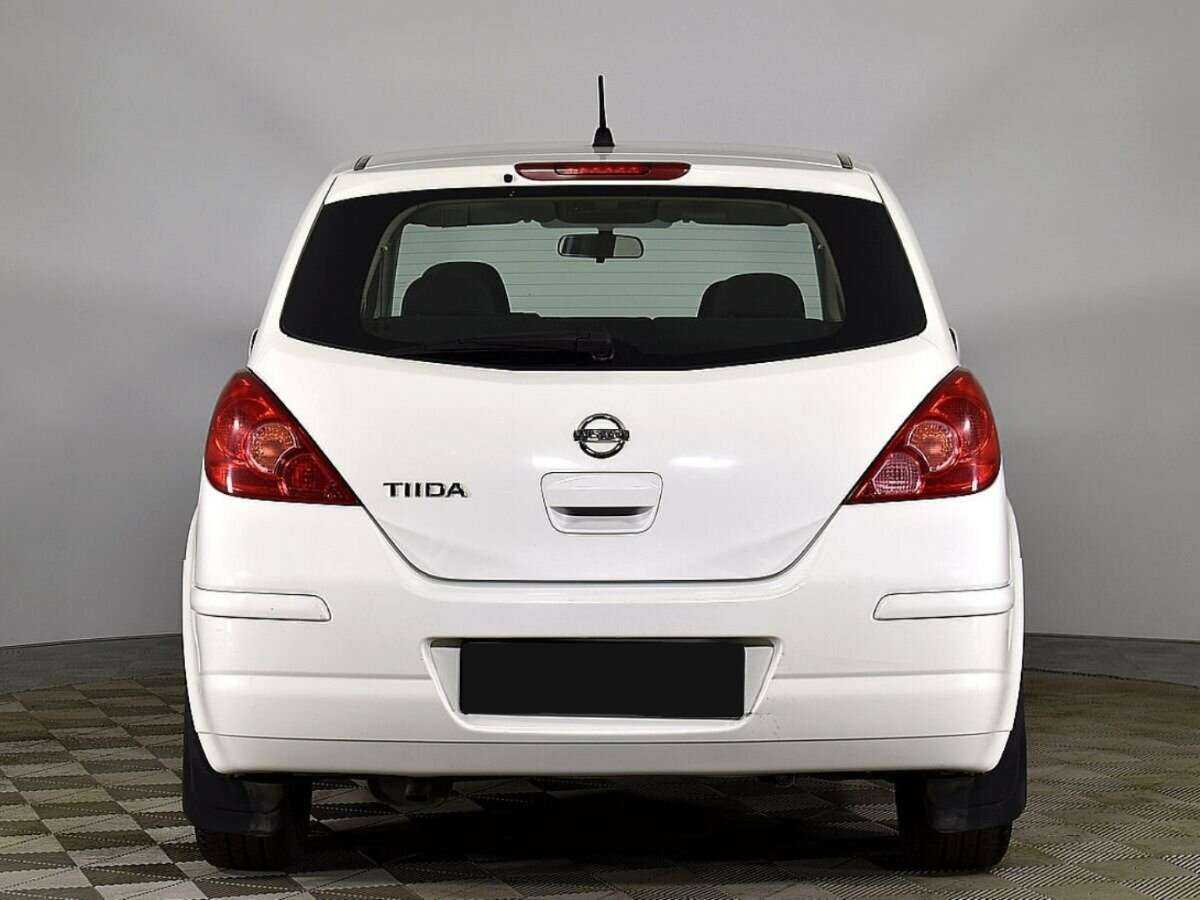 Nissan Tiida б/у, 2013, Автоматическая. Фото: #3
