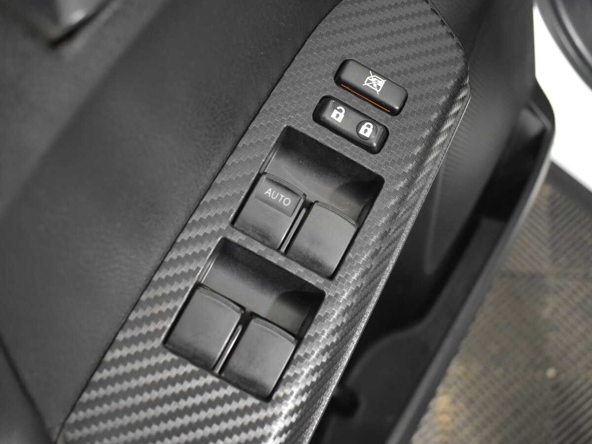 Toyota RAV4 б/у, 2015, Механическая. Фото: #7