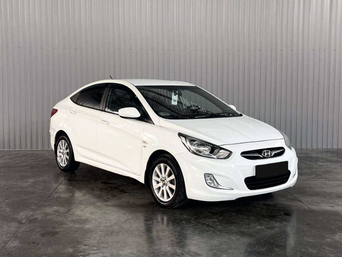 Hyundai Solaris б/у, 2013, Механическая. Фото: #2