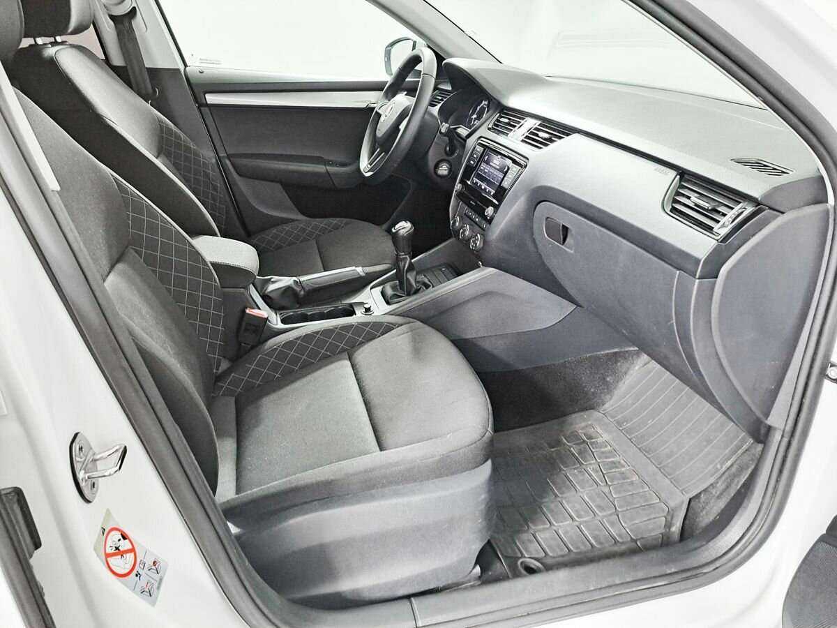 Skoda Octavia б/у, 2019, Механическая. Фото: #7