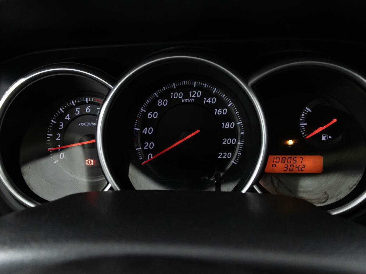 Nissan Tiida б/у, 2013, Механическая. Фото: #11